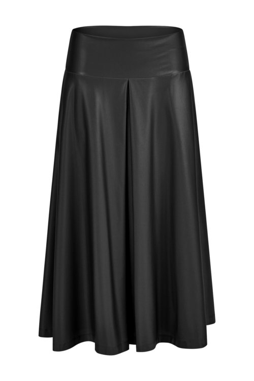the black long skirt