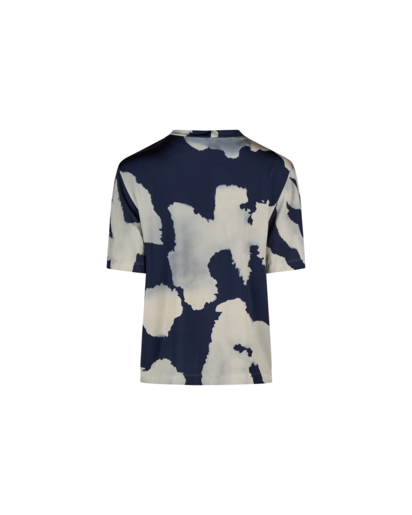 Shirt mit Wolkenmuster von hinten