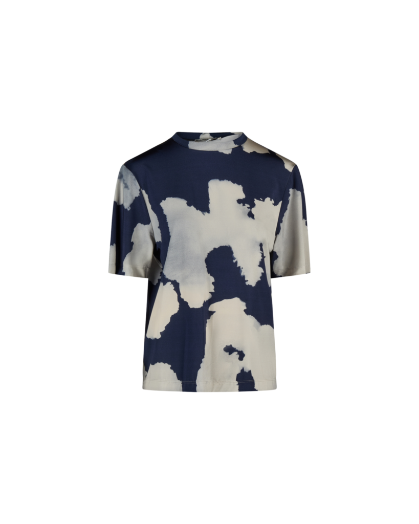 Shirt mit Wolkenmuster von vorn