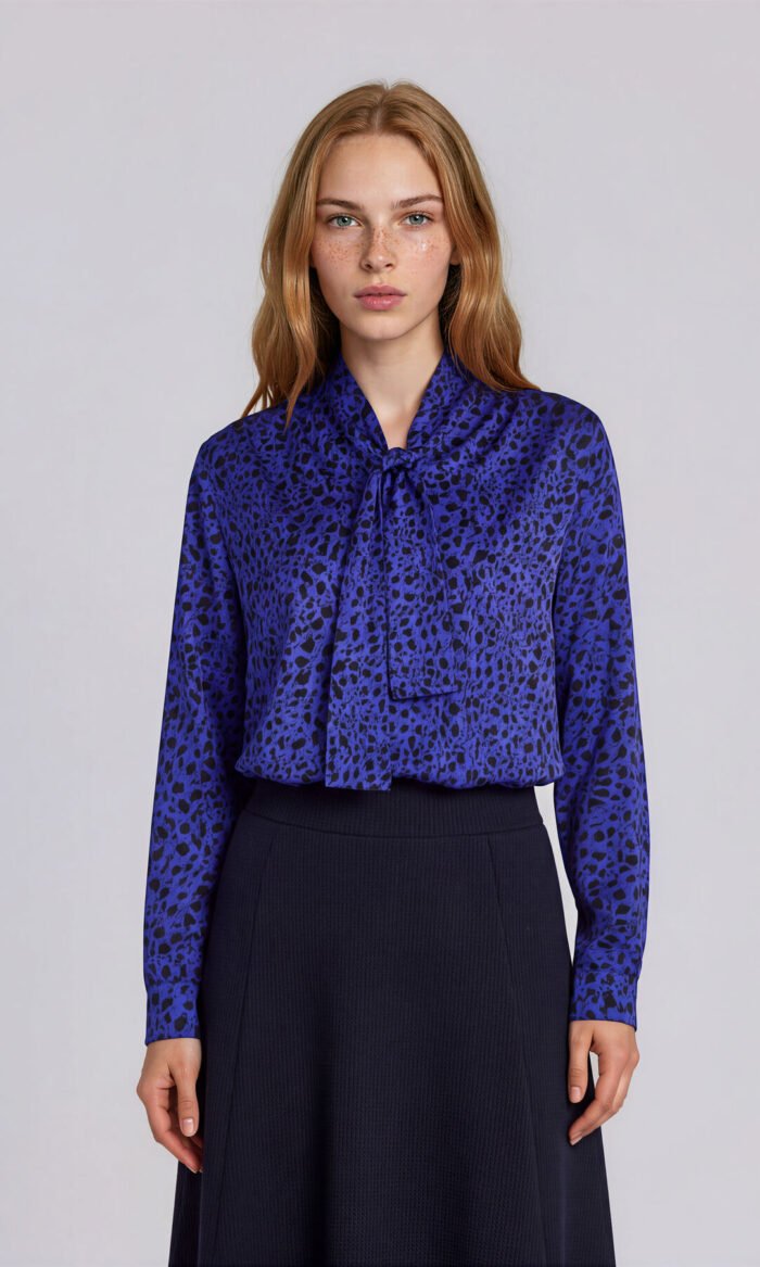 Bluse Leopard von Harm Jopp Jerseys — am Model getragen