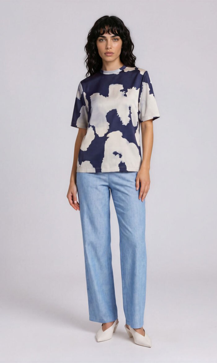 Shirt Wolken von Harm Jopp Jerseys — am Model getragen