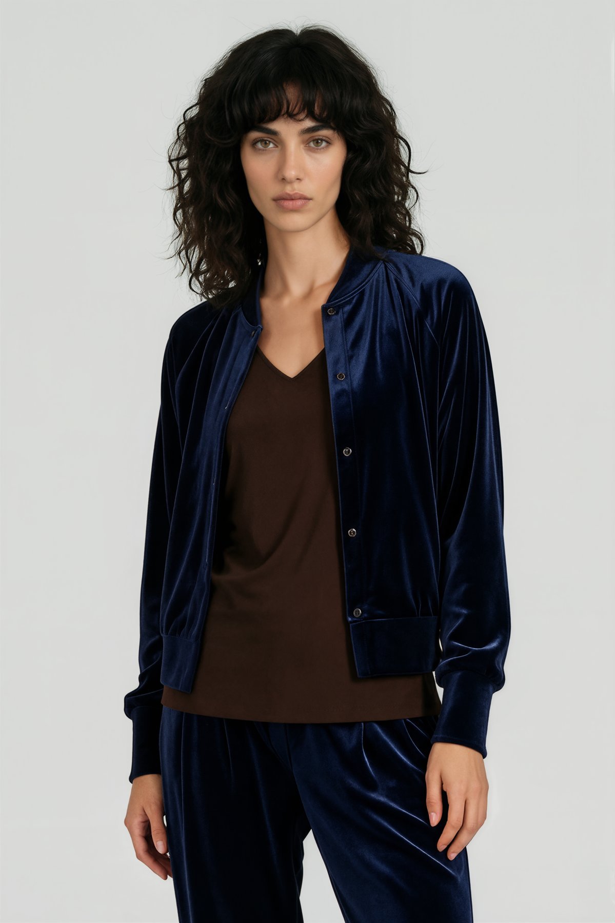 Samtjacke Blau von Harm Jopp Jerseys — am Model