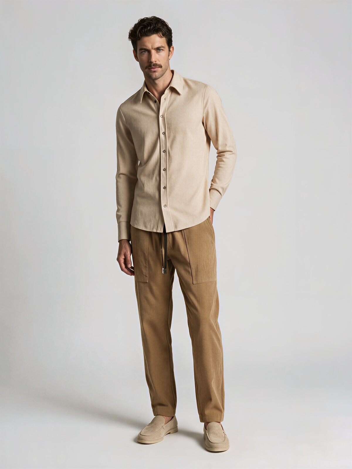 Hose Cord Beige-Oliv von Harm Jopp Jerseys — getragen, Modelfoto