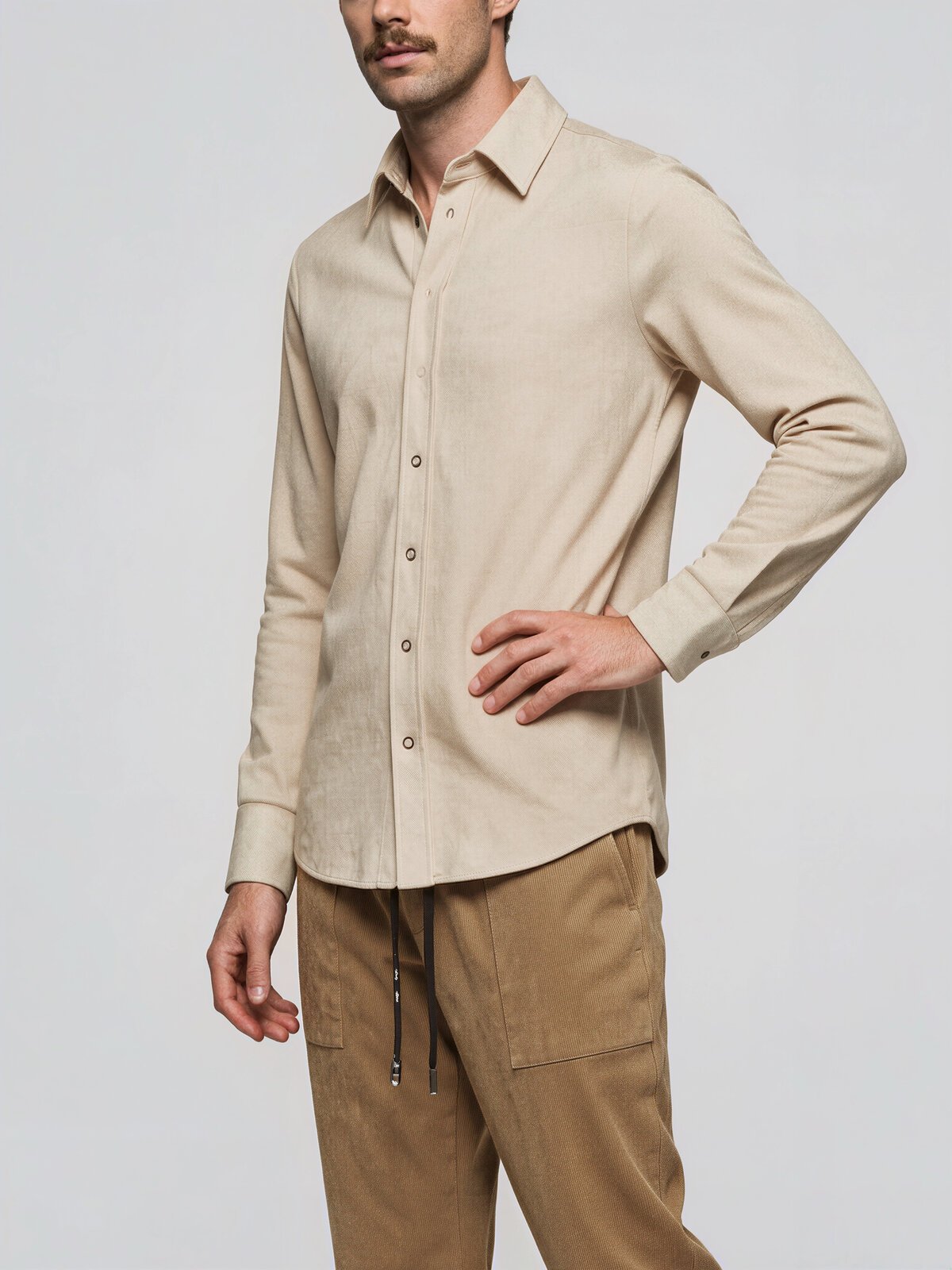 Hose Cord Beige-Oliv von Harm Jopp Jerseys — getragen, Nahaufnahme